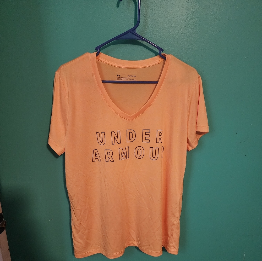 XL Women's Under Armour Dry fit shirt NWOT